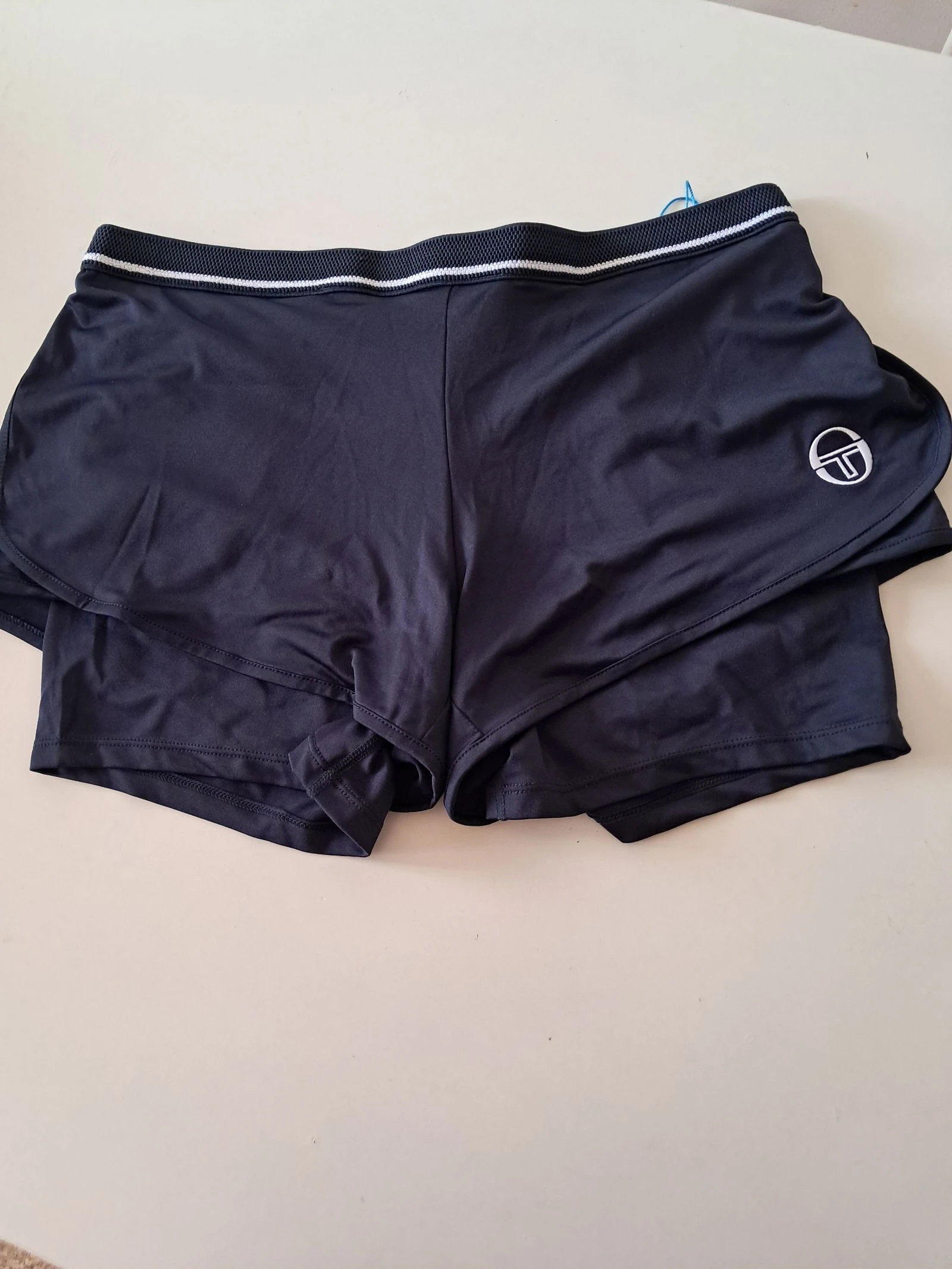 Short sport femme taille L sergio tacchini